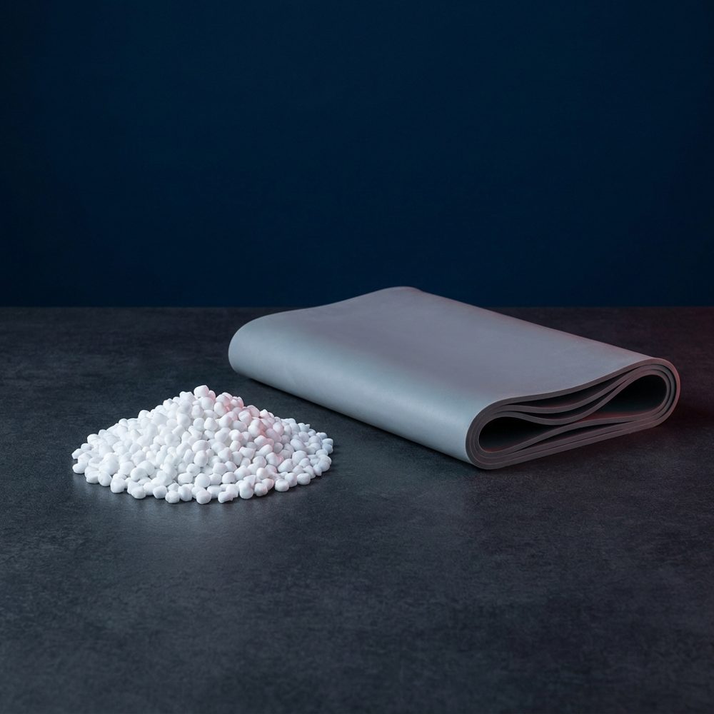 Mold cleaning rubber sheet